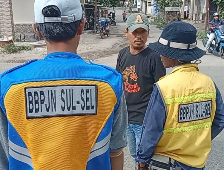 Perbaikan Drainase Tak Kunjung Diperhatikan, Subair Hadang Pekerja BBPJN Sulsel