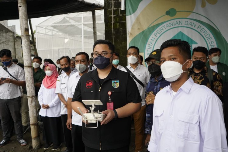 Mas Dhito Berikan Drone Pertanian Bagi Petani Milenial. Catat ini syaratnya!!!