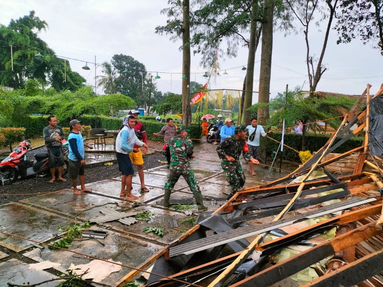 Diterjang Angin Puting Beliung, Empat Rumah Warga Banyuwangi Rusak