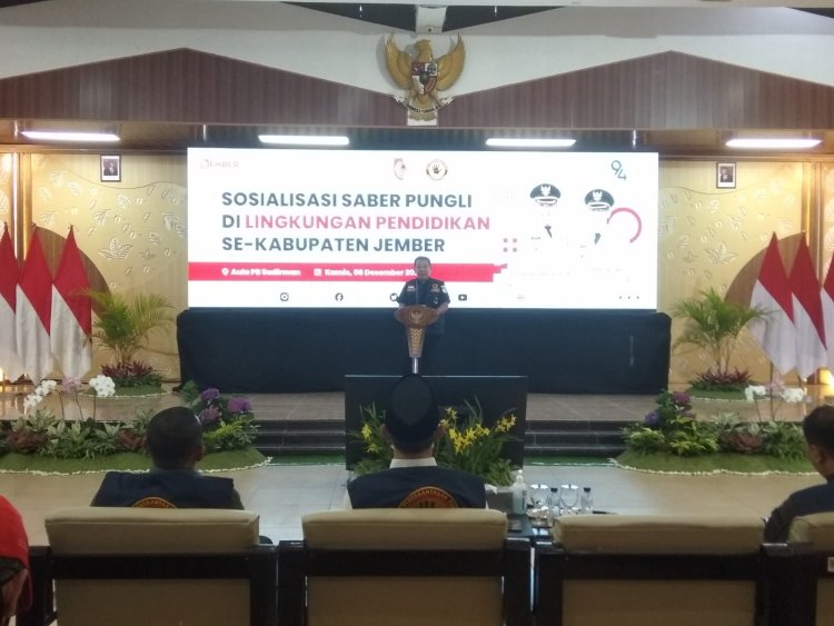 Bupati Hendy Hadiri Sosialisasi Saber Pungli Bagi Kepsek se-Jember