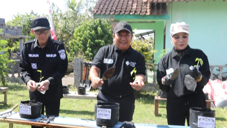 Pemkab Jember Beri Bantuan Bibit Cabai dan Bawang Merah, Bupati Hendy : Tiga Minggu Sudah Bisa Panen