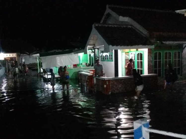 Banjir Rob Terjang Tiga Desa di Situbondo