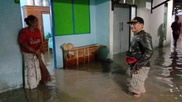 Hujan Deras, Ratusan Rumah Warga Situbondo Terendam Banjir