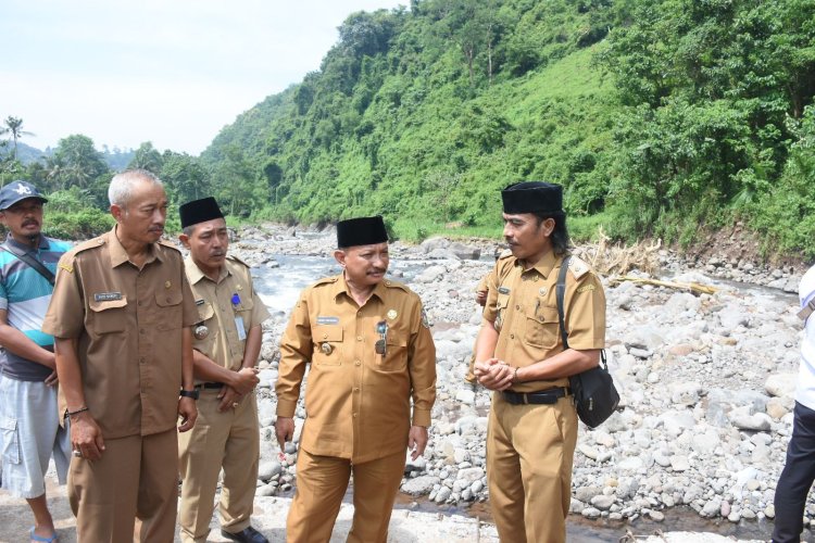 Jembatan Rusak Diterjang Banjir, Pemkab Situbondo Normalisasi Sungai Wringinanom-Patemon