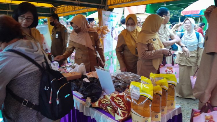 Masyarakat Probolinggo Berburu Takjil di Bazar Ramadan