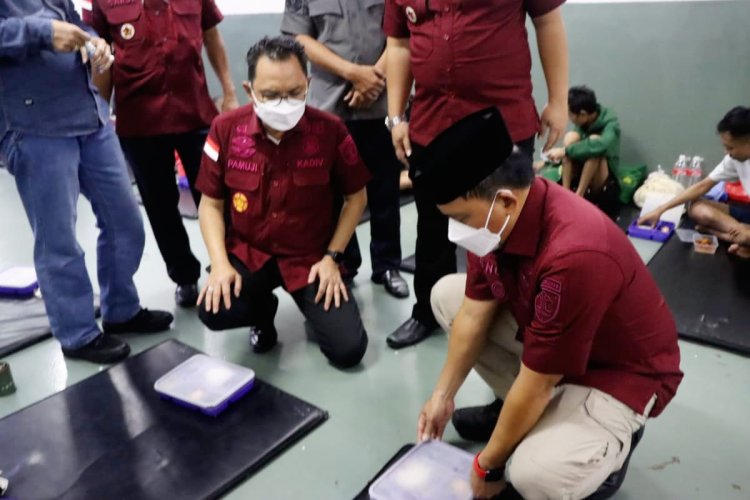 Kakanwil Kemenkumham Jakarta Sidak Makan Sahur bagi Narapidana di Lapas dan Rutan