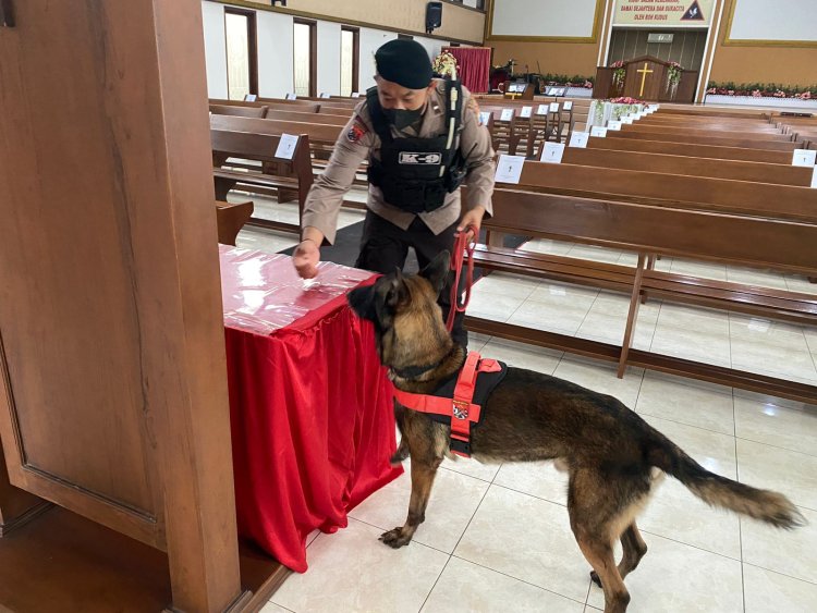 Puluhan Polisi Dikerahkan Menjaga Gereja Selama Peringatan Jumat Agung di Probolinggo