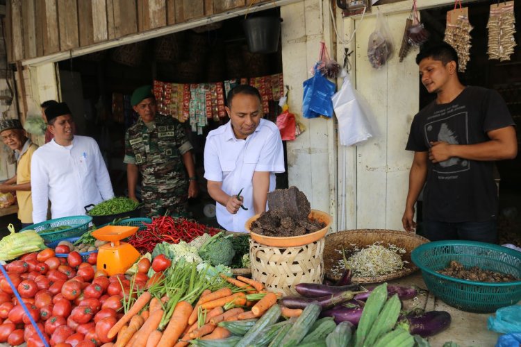 Pj Wali Kota Lhokseumawe Pastikan Harga Kebutuhan Pokok Stabil Menjelang Idul Fitri