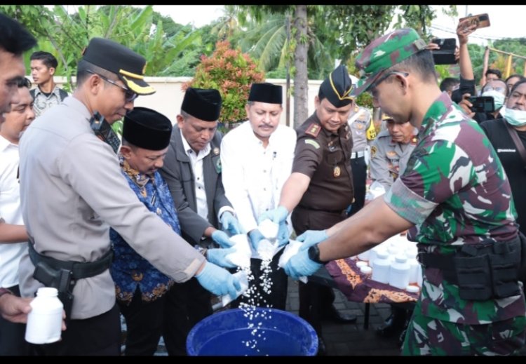 Polres Situbondo Musnahkan Ribuan Botol Miras dan 46.000 Pil Trex