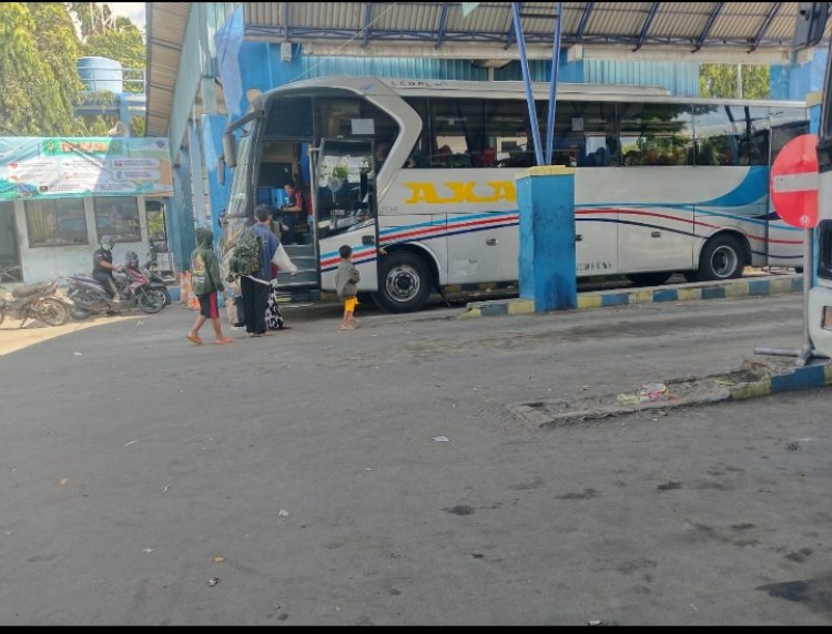 Arus Balik Lebaran di Terminal Situbondo Masih Lengang