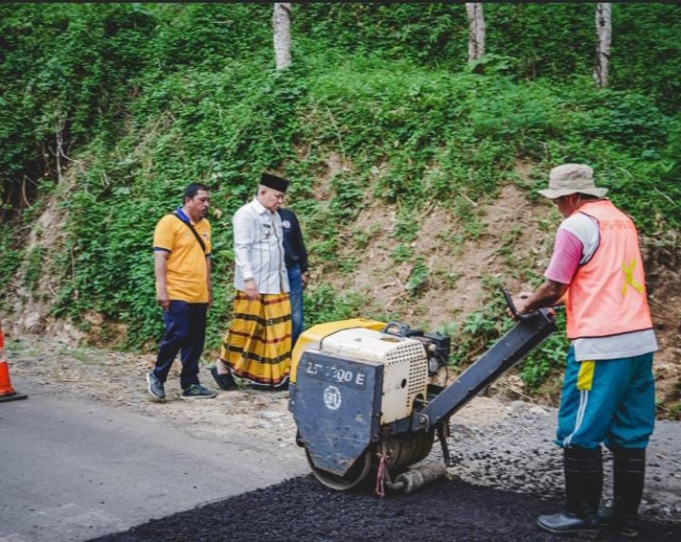 Bupati Hendy Sidak Pembangunan Jalan di Silo