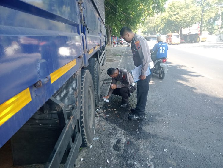 Kurang konsentrasi, Sebuah Kontainer Sasak Dua Minibus