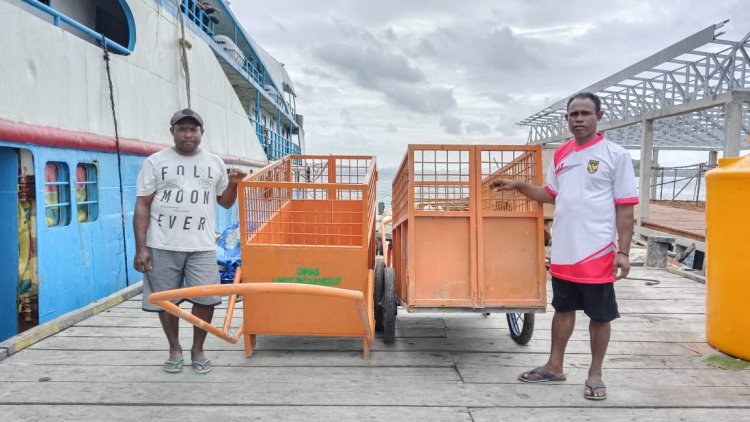 Pokdarling Kampung Yellu Dapat Bantuan Gerobak Pengangkut Sampah dari Dinas LH