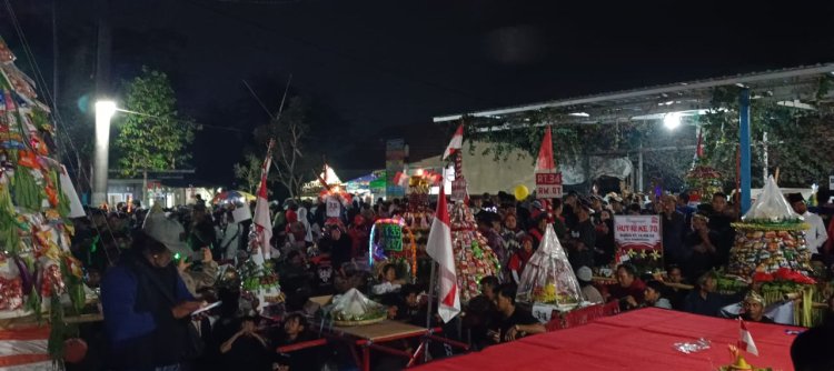 100 Tumpeng Diarak Keliling Desa Sumbersuko Malang