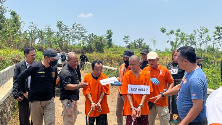 Rekonstruksi Kasus Suami Bantai Istri Dibantu Anak, Peragakan 36 Adegan