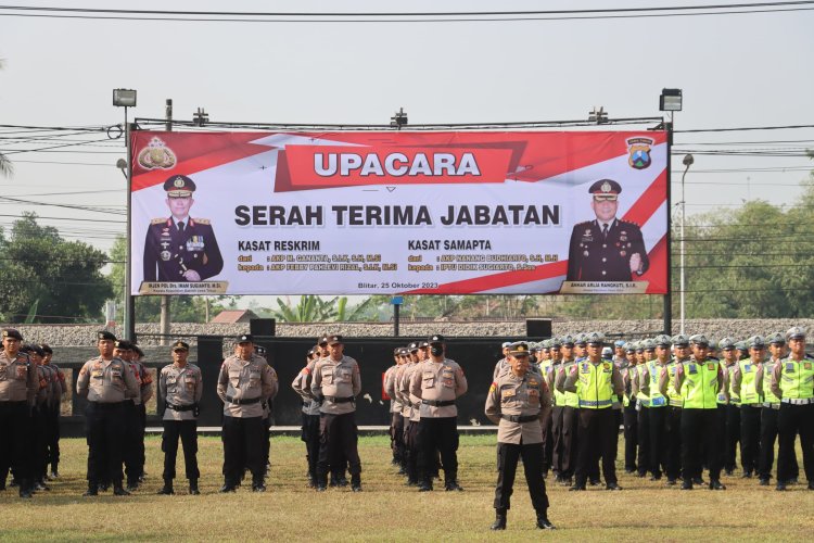 Polres Blitar Gelar Acara Upacara Sertijab Kasat Reskrim dan Kasat Samapta