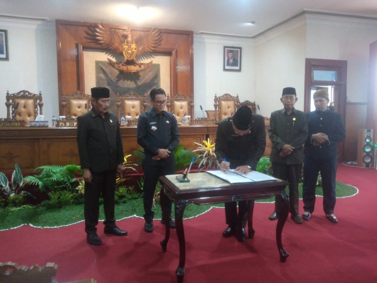 DPRD Tulungagung Gelar Paripurna Penetapan Perda APBD 2024