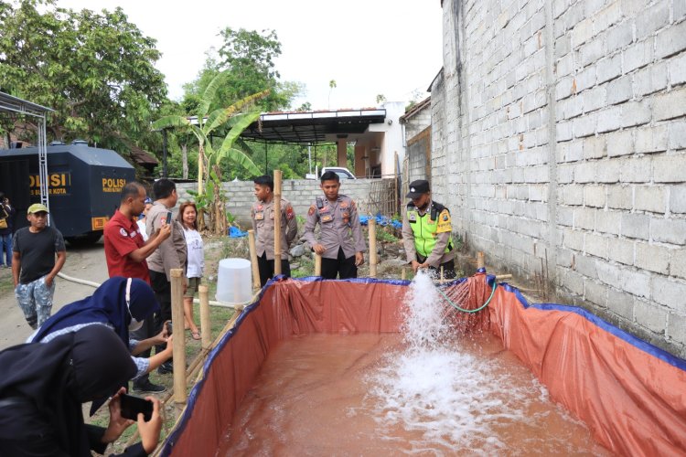 Rantis Polres Blitar Kota Droping Air Bersih