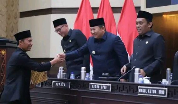 Bupati Hendy beserta DPRD Jember Sahkan Perda APBD 2024