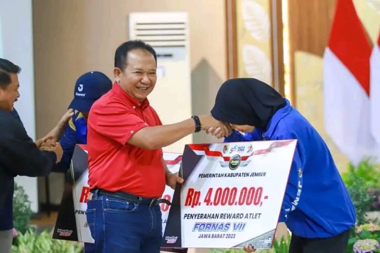 Harumkan Jember di Kancah Nasional, Para Atlet Terima Bonus dari Bupati Hendy