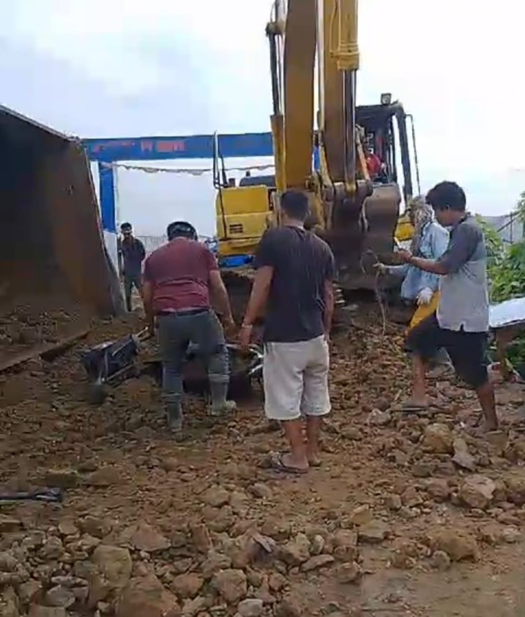 Truk Urukan PT GEI Kemurang Terguling, Kemacetan Mengular