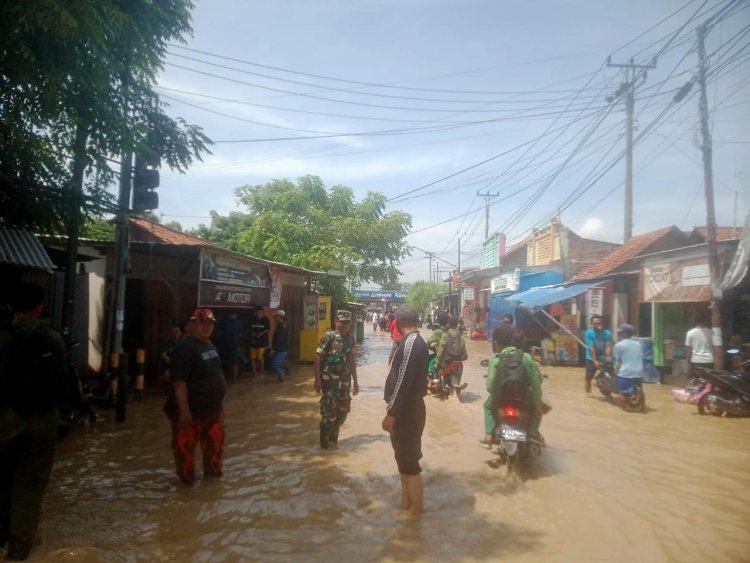 Tiga Tanggul Jebol, Ribuan Rumah di Losari Terendam