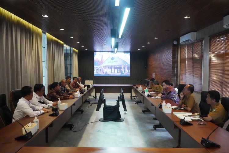 Pemkab Kediri Bahas Pengembangan Program Listrik Masuk Sawah Bersama PLN