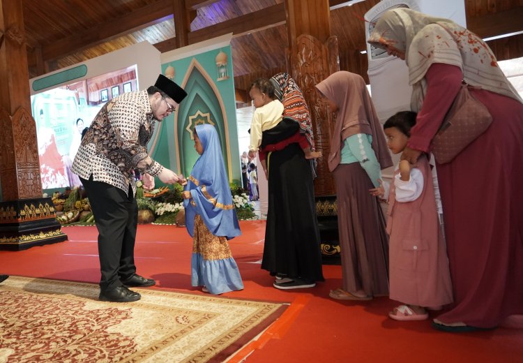 Gelar Halal Bihalal, Mas Dhito Aktif Ajak Interaksi Anak-Anak