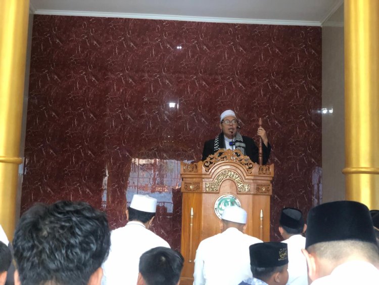 Khutbah di Masjid Cheng Hoo, Rektor UIN KHAS Jember: Kita Butuh Ibrahim-Ibrahim Baru