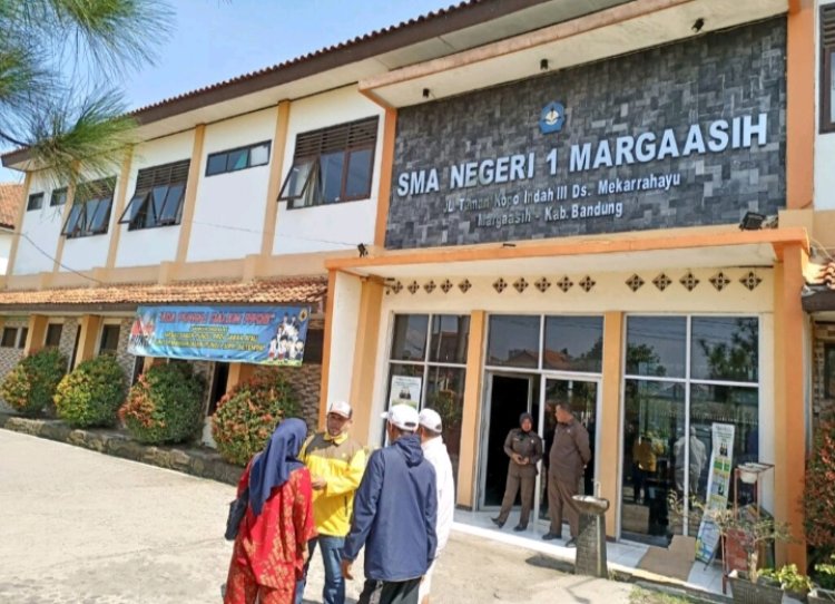 Dugaan Jual Beli Kursi  SMAN 1 Margaasih Dibongkar