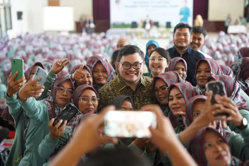 Bupati Dhito Sebut 2025 Semua Pendidik Tapos Akan Terima Insentif