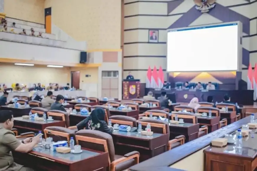 Bupati Jember  Beberkan Kenaikan Garis Kemiskinan di Rapat Paripurna