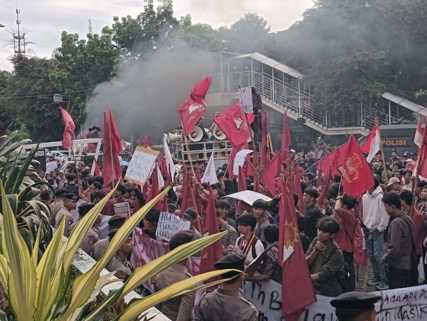 Mahasiswa Desak KPK Tangkap Harun Masiku