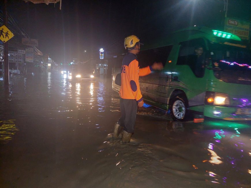 Banjir di Brebes, Ratusan Warga Mengungsi