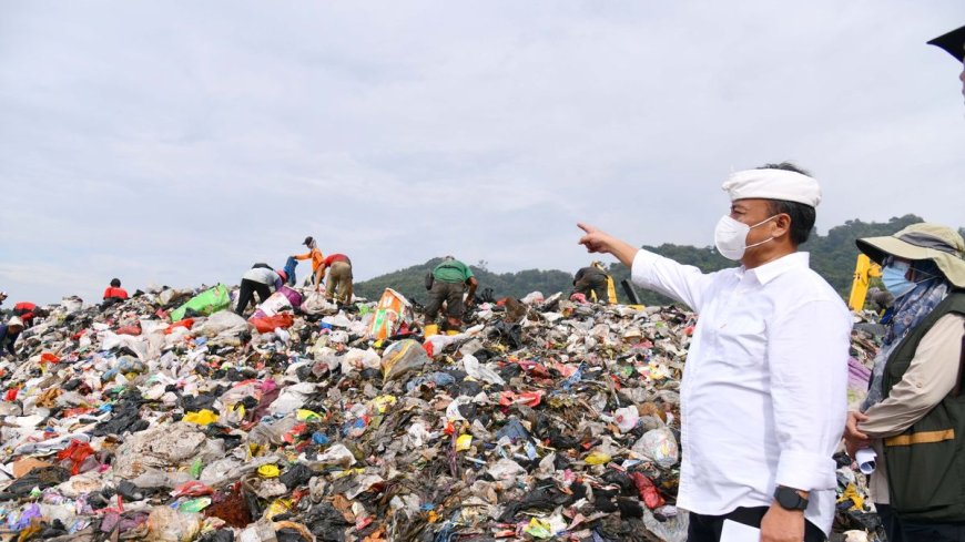 Sekda Jabar Cek Penyebab Longsor Sampah di TPA Sarimukti