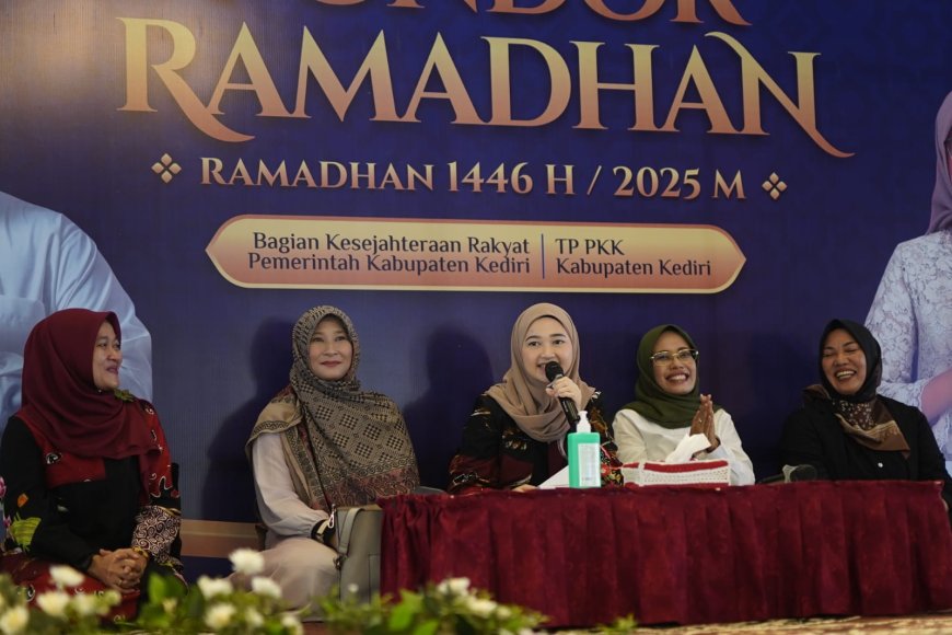 Tausiyah Ramadan, Mbak Cicha Sebut Keluarga sebagai Pilar Ketahanan Bangsa